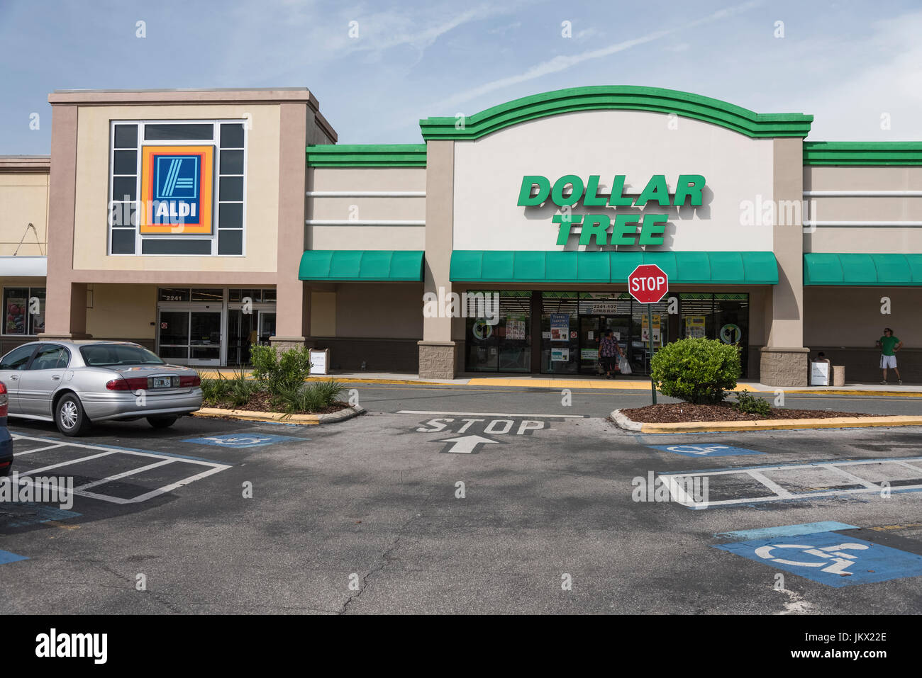 Dollar Tree Store Stock Photos Pictures Royalty Free Images Istock