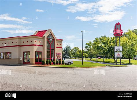 Hickory North Carolina Usa 9 18 18 An Arby S Fast Food Restaurant